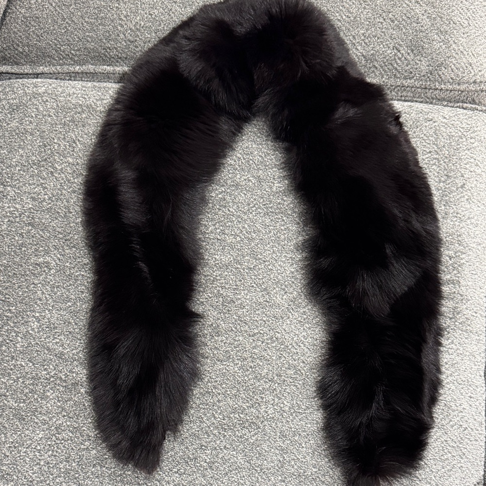 Chic Black Faux Fur Stole